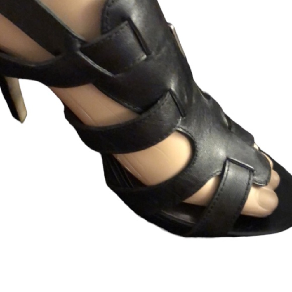 Guess  size 10  black Strappy heels with platform for comfort